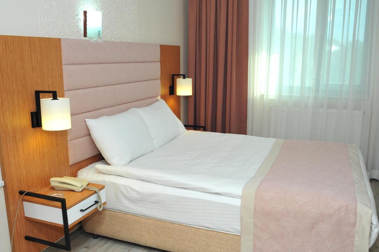 Otel Lion 3*